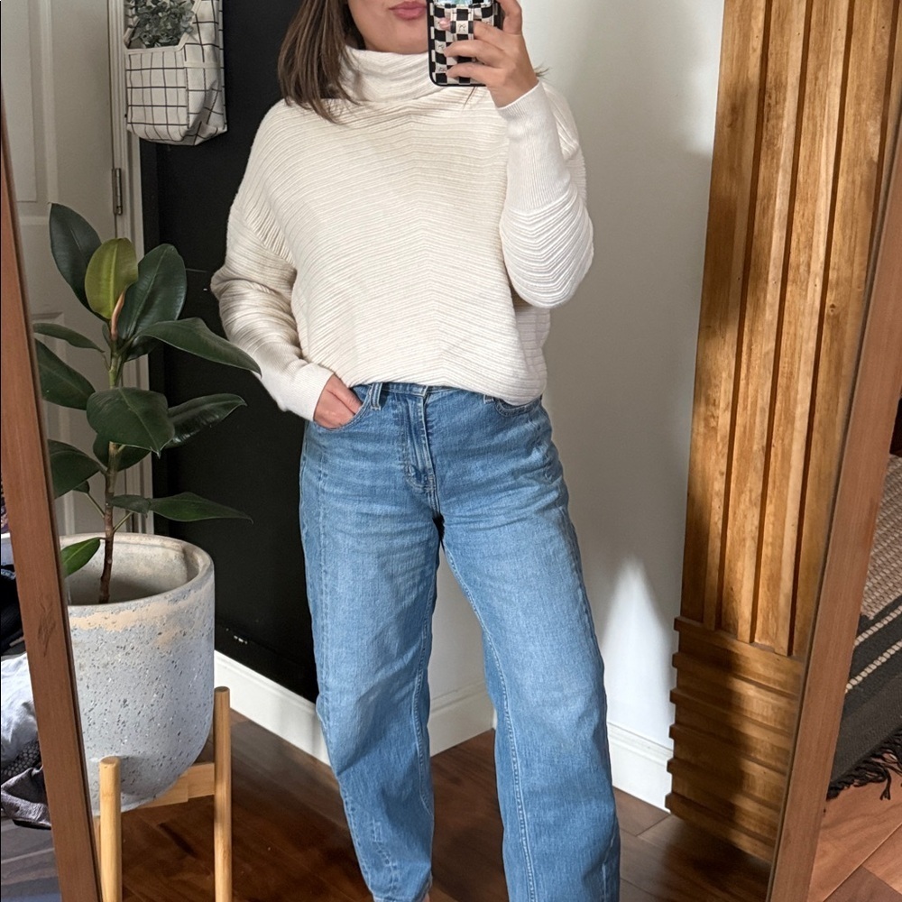 Nordstrom Signature 100% cashmere Cropped Mock Neck Sweater. Size M - Picture 4 of 11
